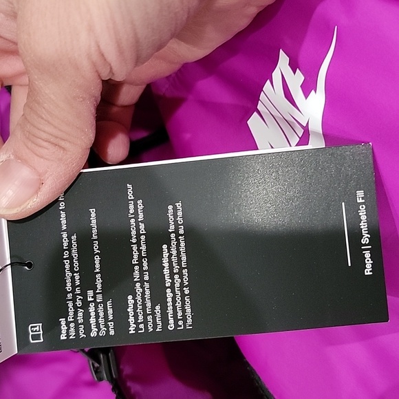 NWT Women's size M Nike Puffer Jacket - Picture 7 of 7